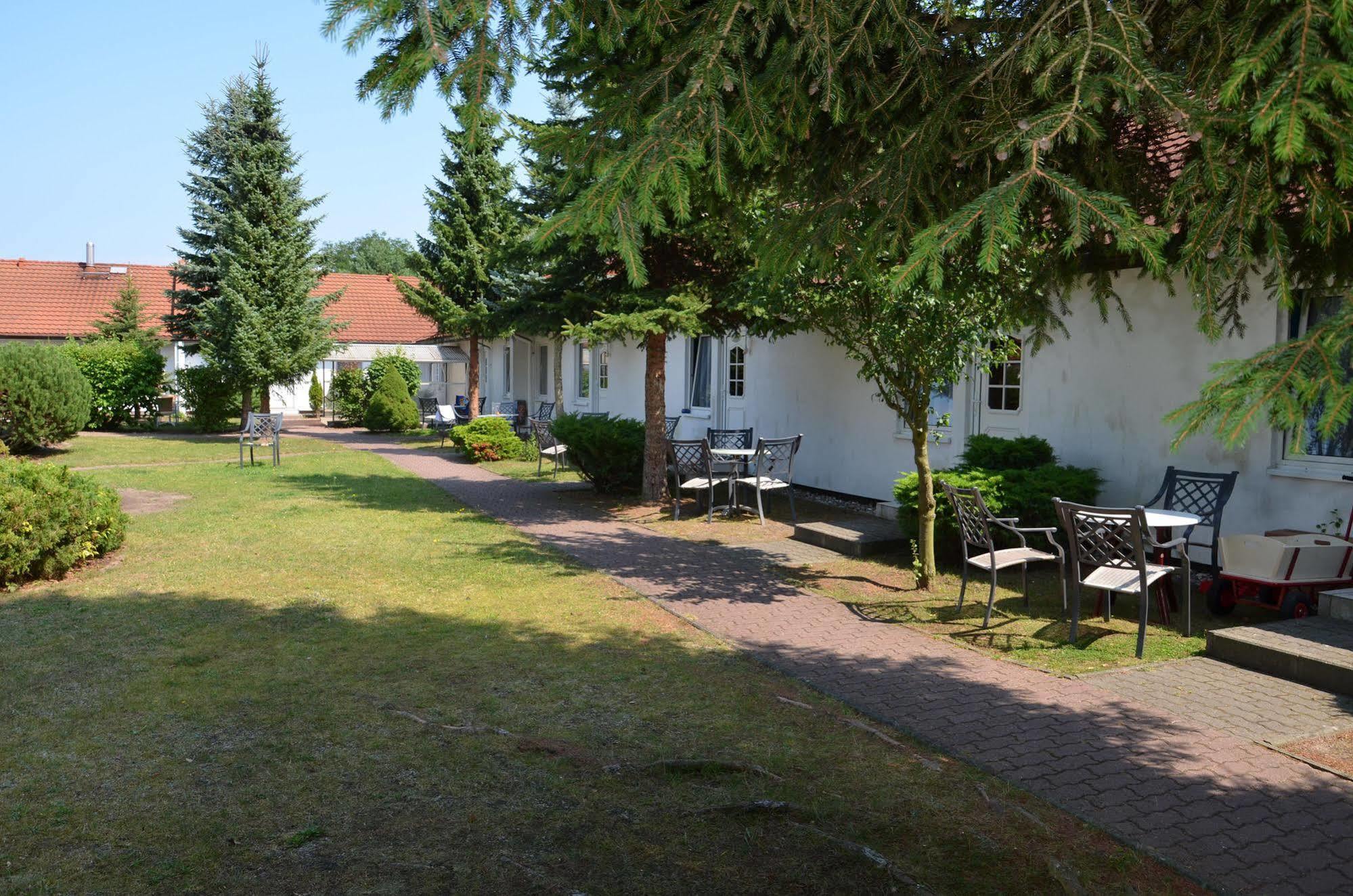 Hotel Pommerscher Hof Zinnowitz Exterior foto